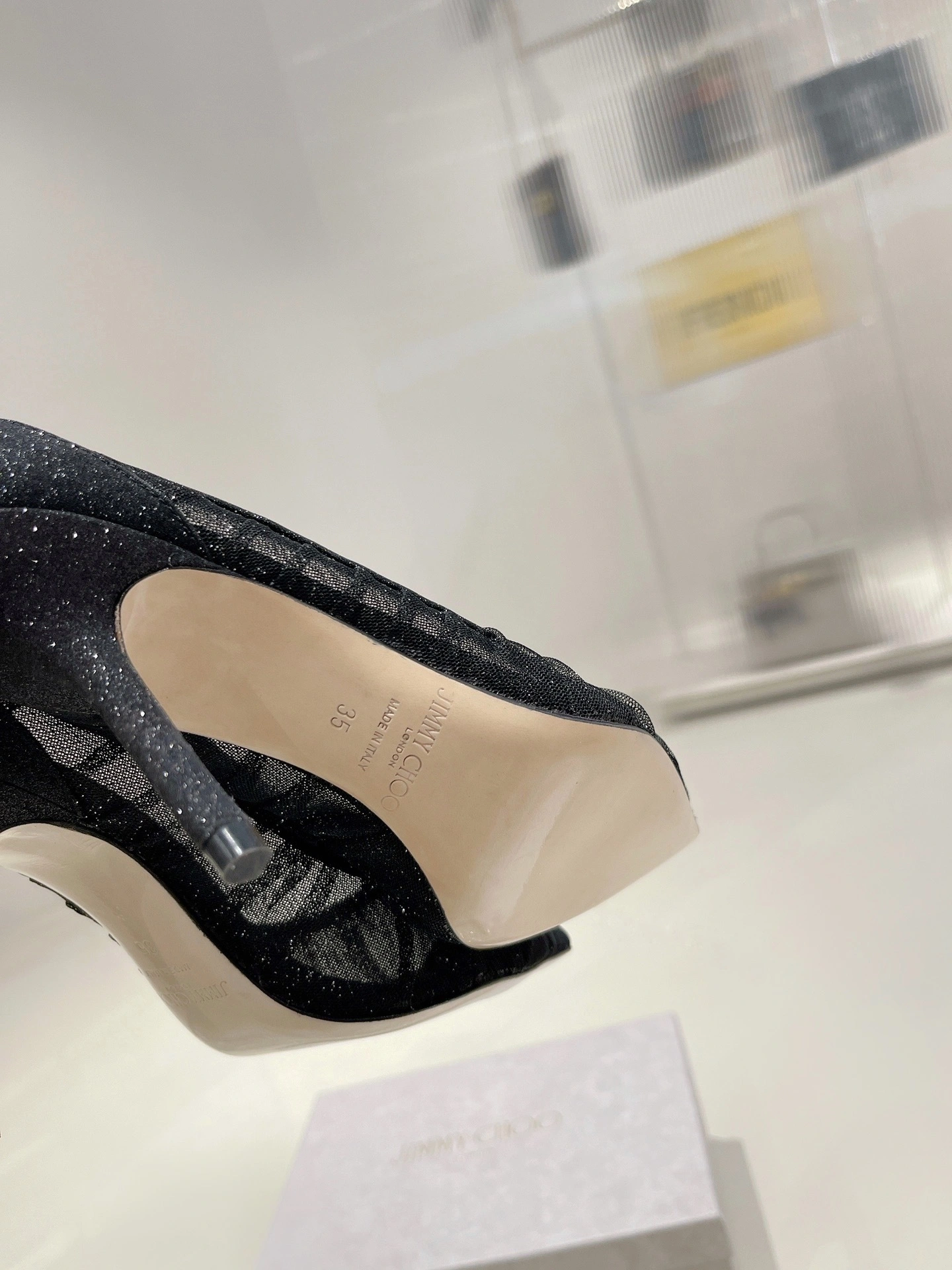 COCO- item:B-X158G2935