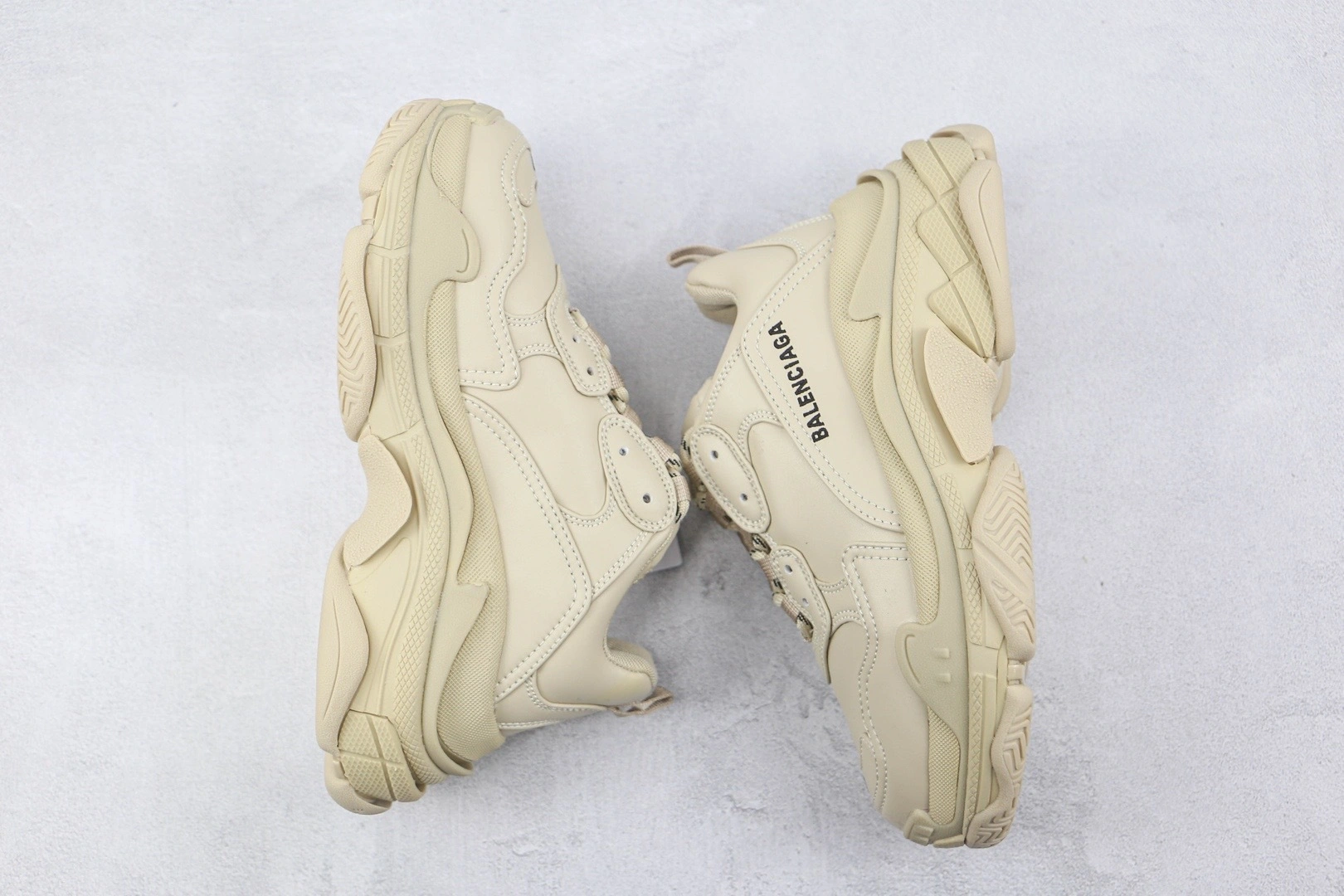 COCO-524039W2FA59700 Triple S item:B-X000D1929H