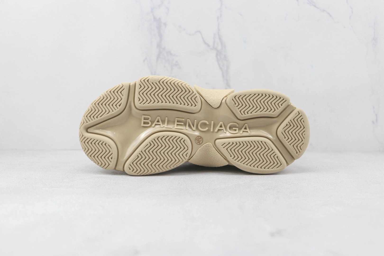 COCO-524039W2FA59700 Triple S item:B-X000D1929H