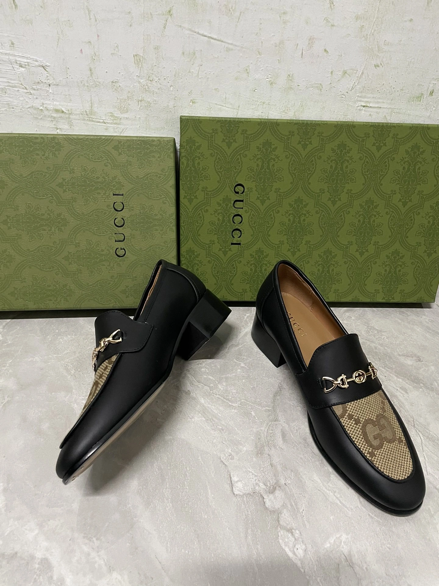 COCO— 677049 1W6F0 1066 3cm Heel height item:C-X158B1890