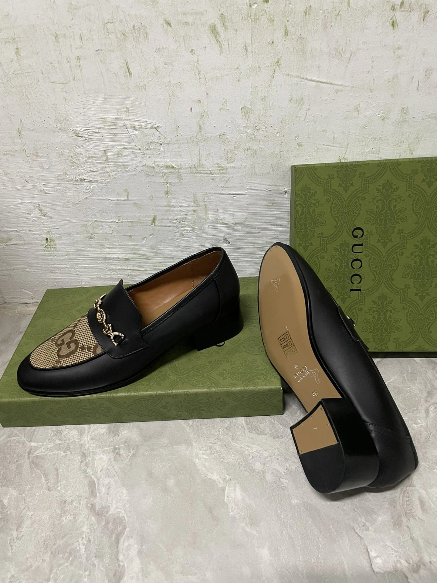 COCO— 677049 1W6F0 1066 3cm Heel height item:C-X158B1890