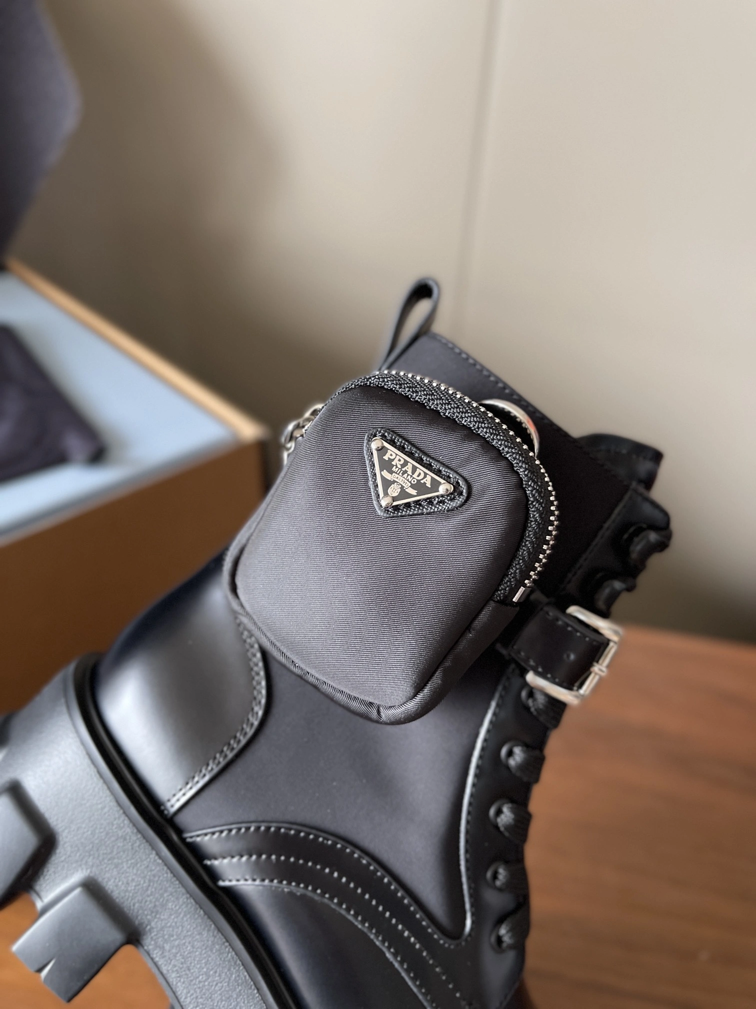 COCO-Pr141 1T255M_3L09_F0002_F_055 cowhide item：E-X003L1325B