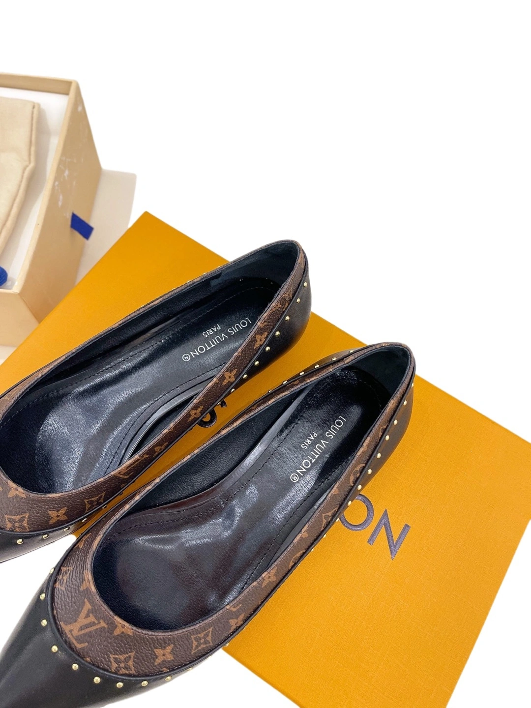 COCO— item:C-X198B1815