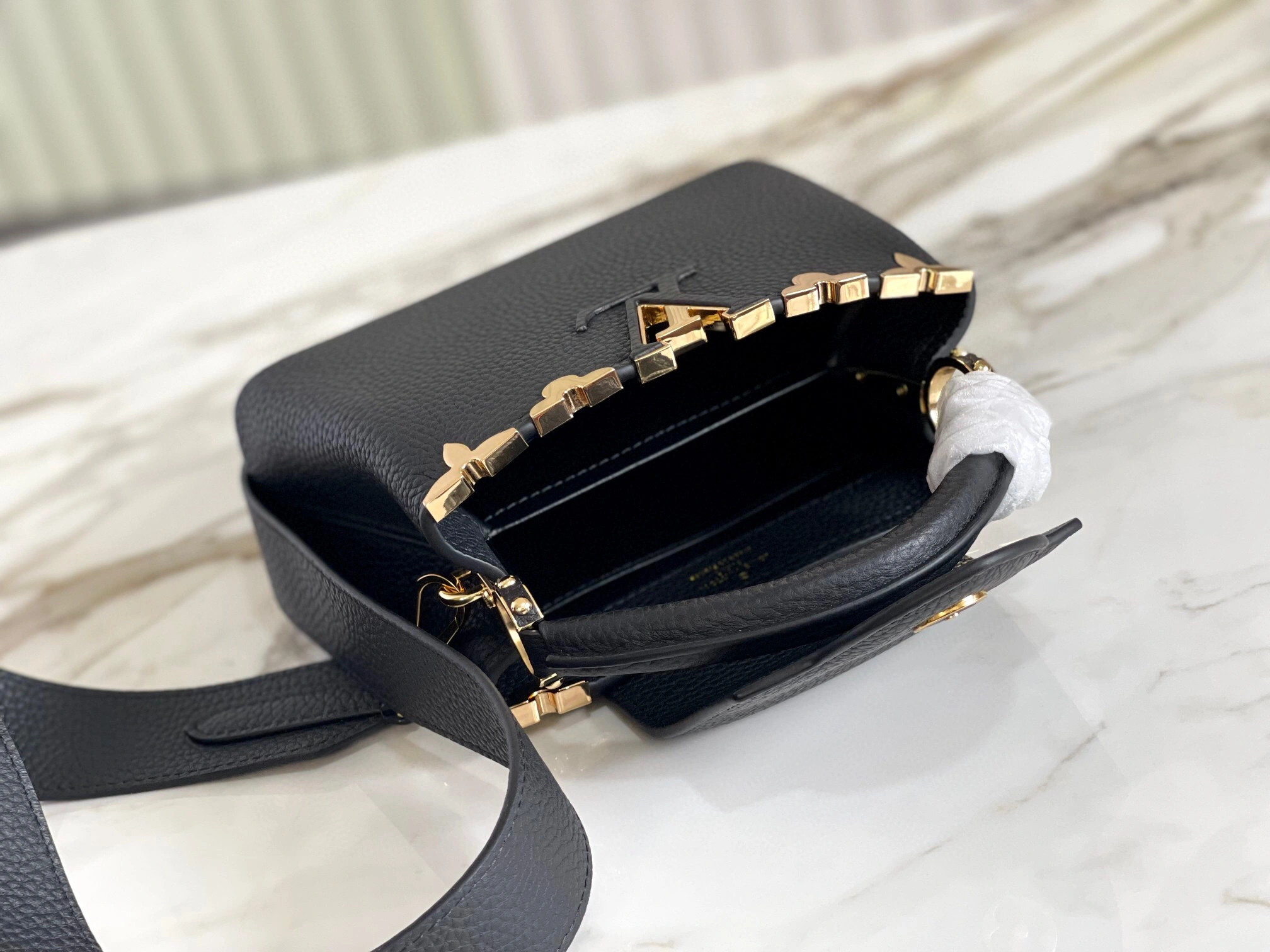 Capucines 2colour M56669 item:B-B180A1030-2