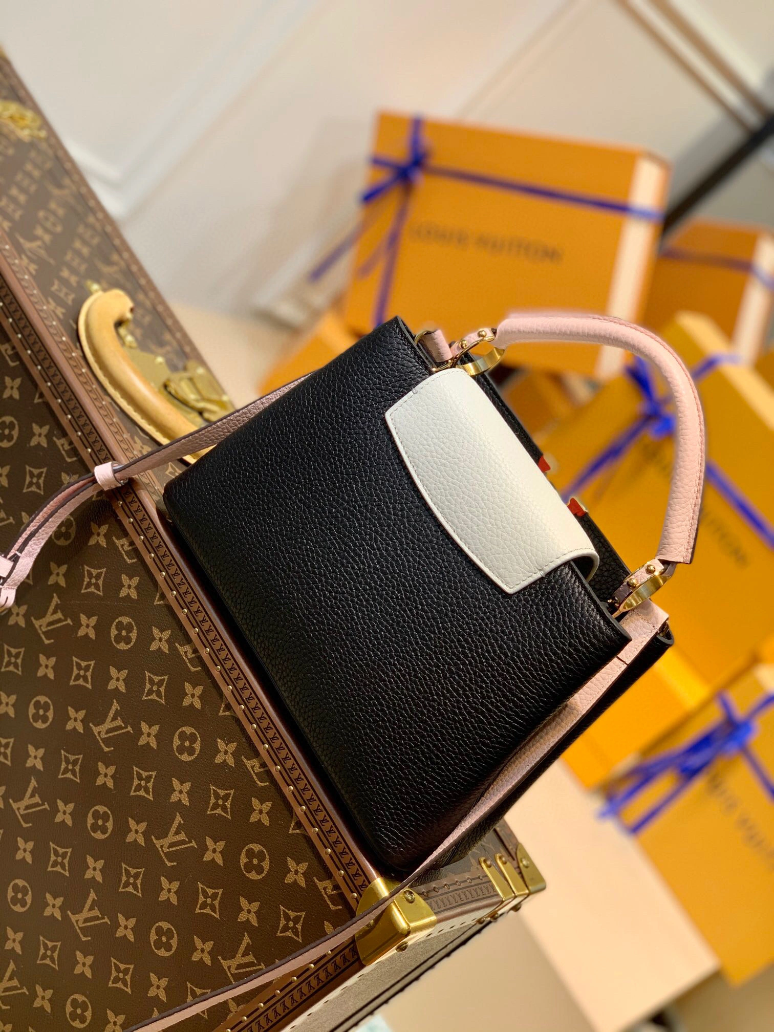 Capucines M57901 item:B-B182A1022