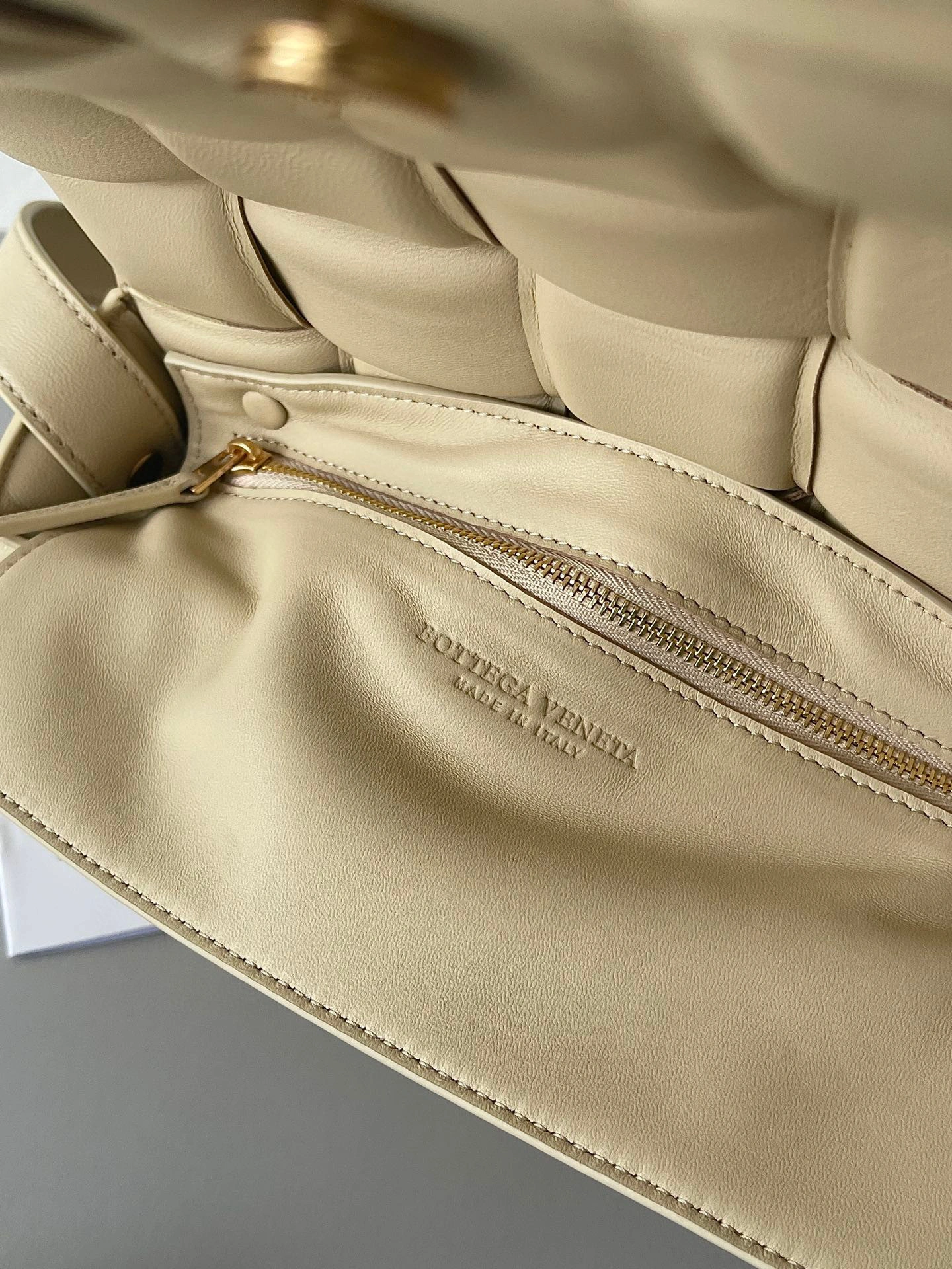 Cassette bag 591970VCQR19782 item:B-B563B0405