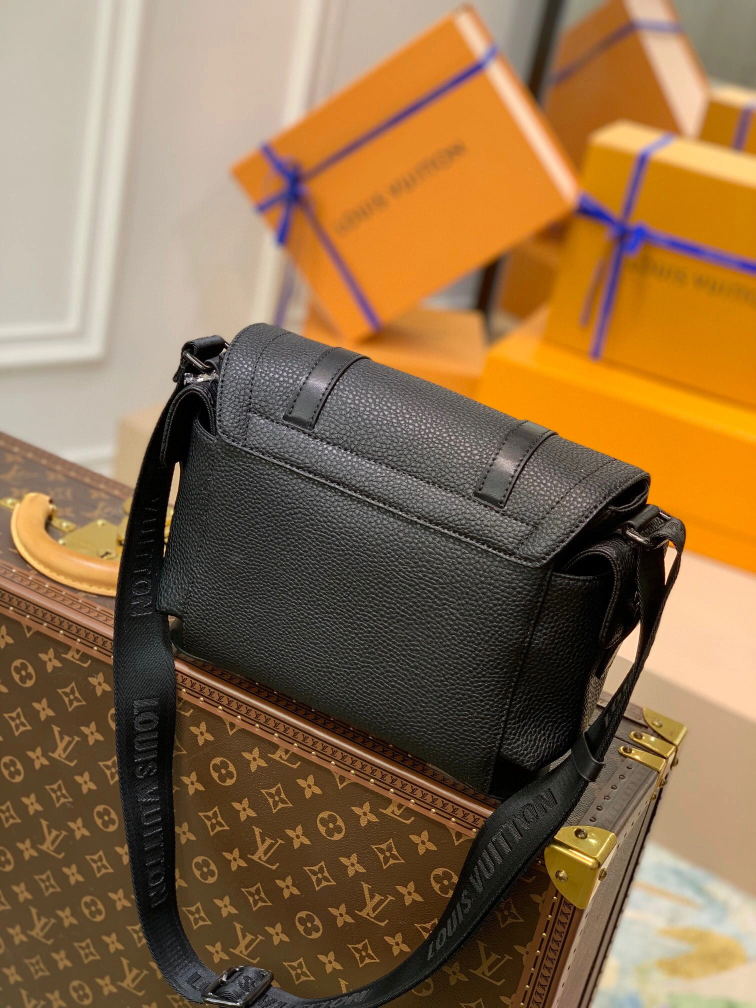 Christopher 2colour M58476 item:A-B182L2803X-2