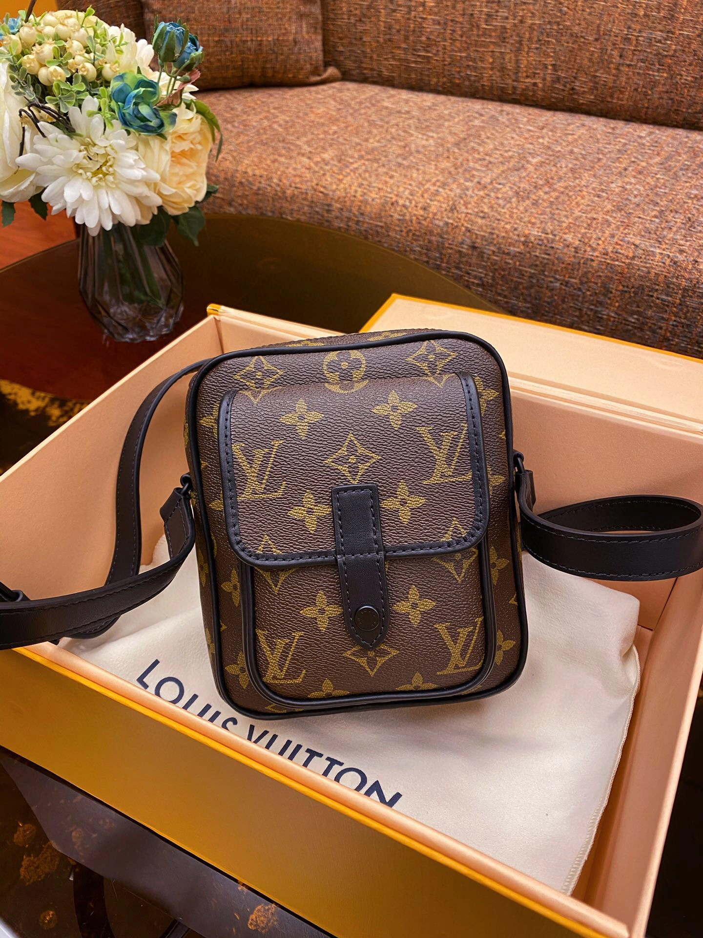 Christopher M69404 item:A-B182L2801X