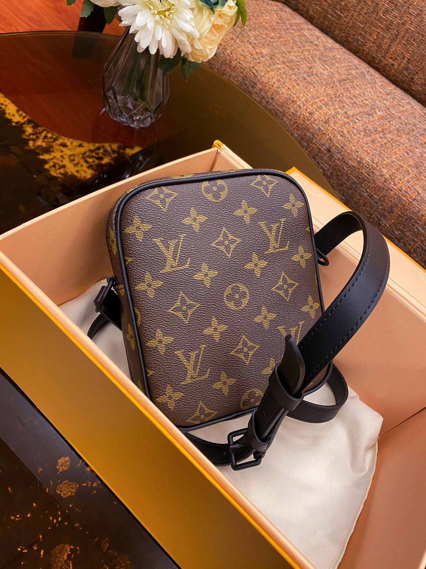 Christopher M69404 item:A-B182L2801X