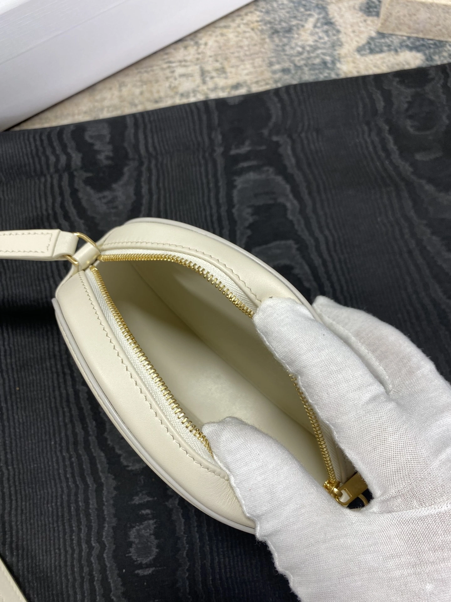Custombag-- 10I703DPQ-01RC high quality version item：C-B806D2208