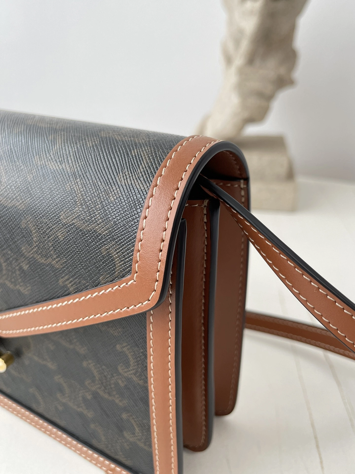 Custombag-- 113322EZH-04LU high quality version item：C-B806D23146