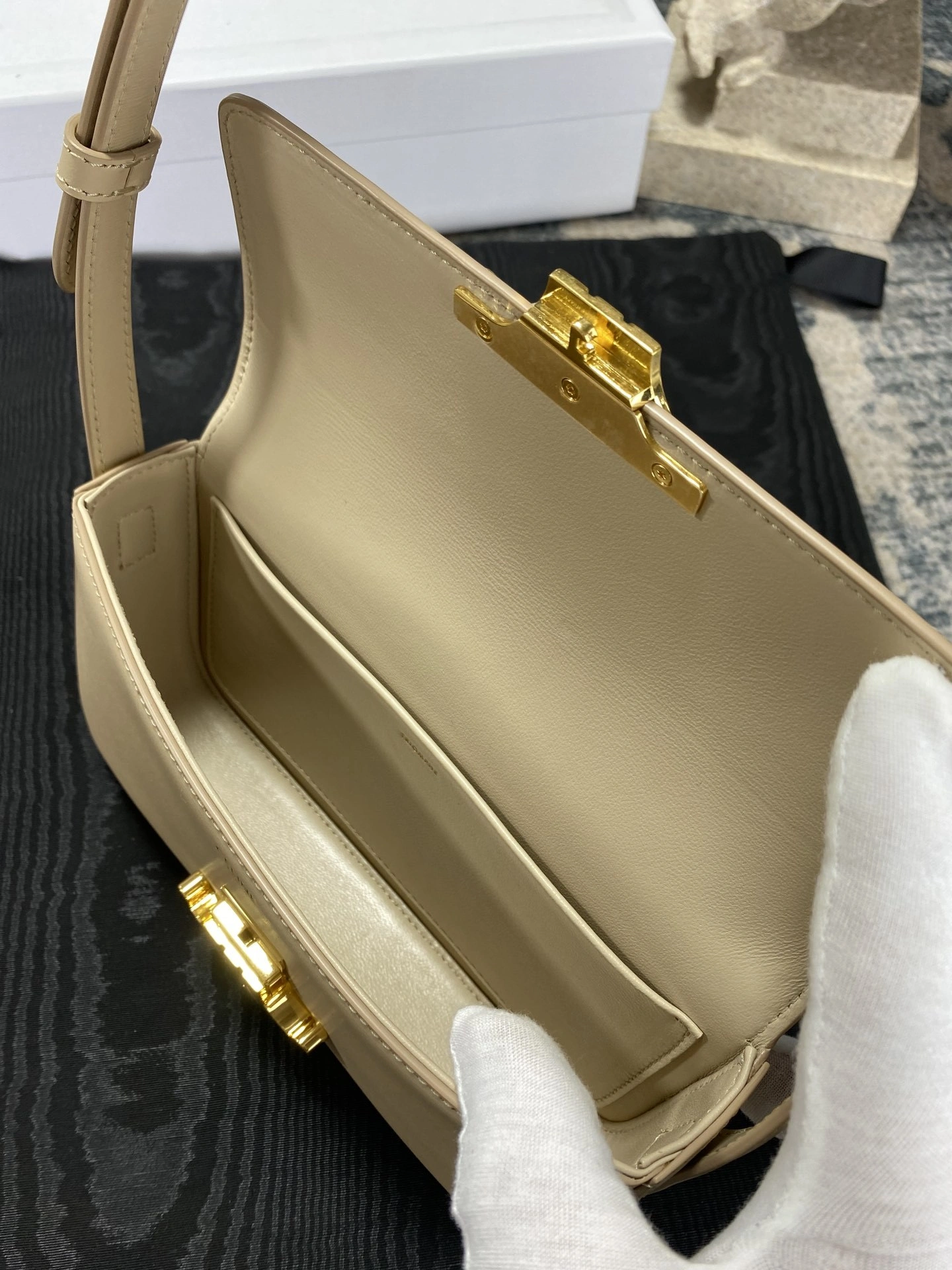 Custombag-- 194143BF4-11PA high quality version item：C-B806D25168