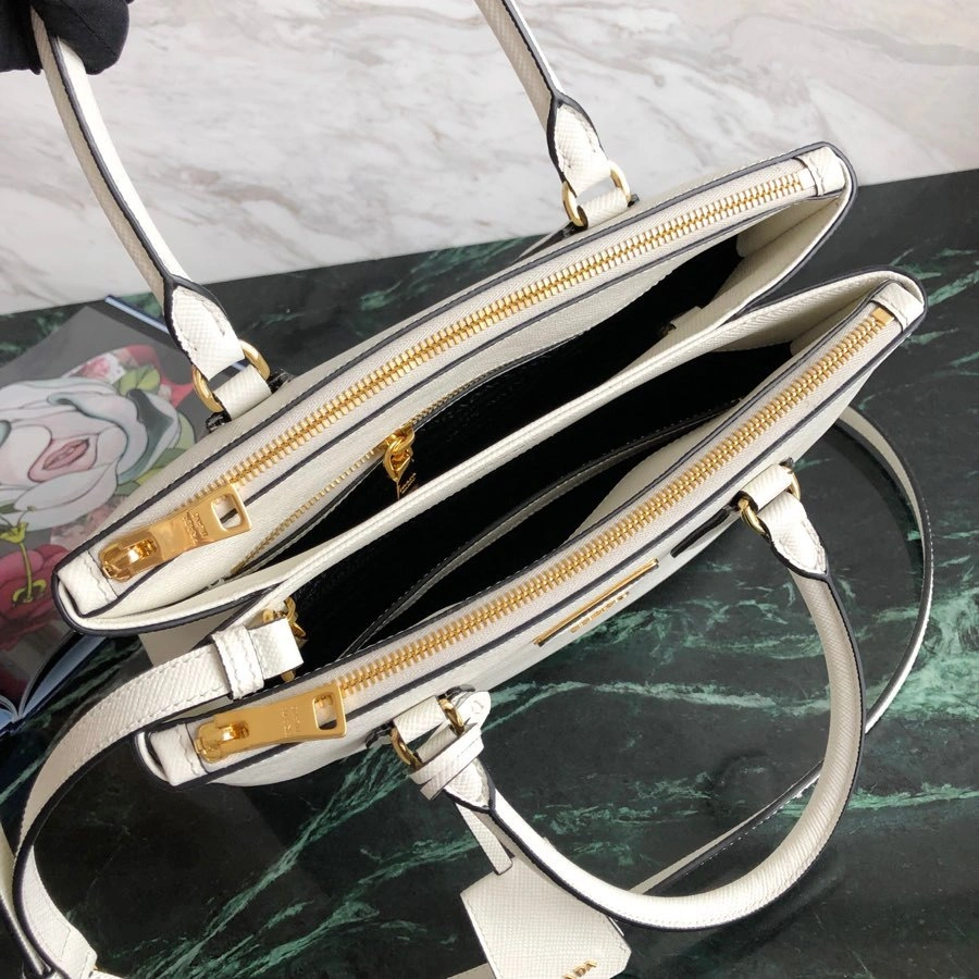 Custombag-- 1BA232-2A4A-F0009-V-OOO high quality version item：C-B806D2104