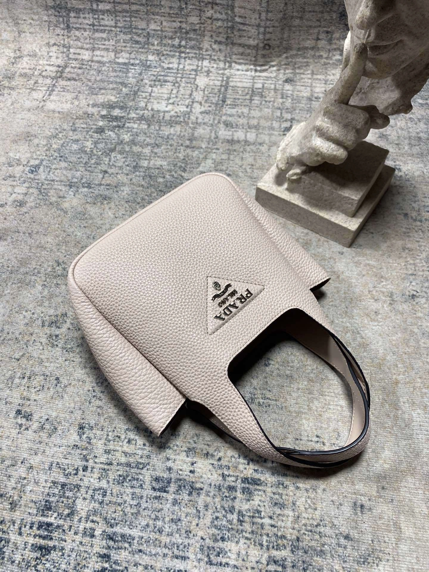 Custombag-- 1BA349_2DKV_F01U0_V_OOO high quality version item：C-B806D2112