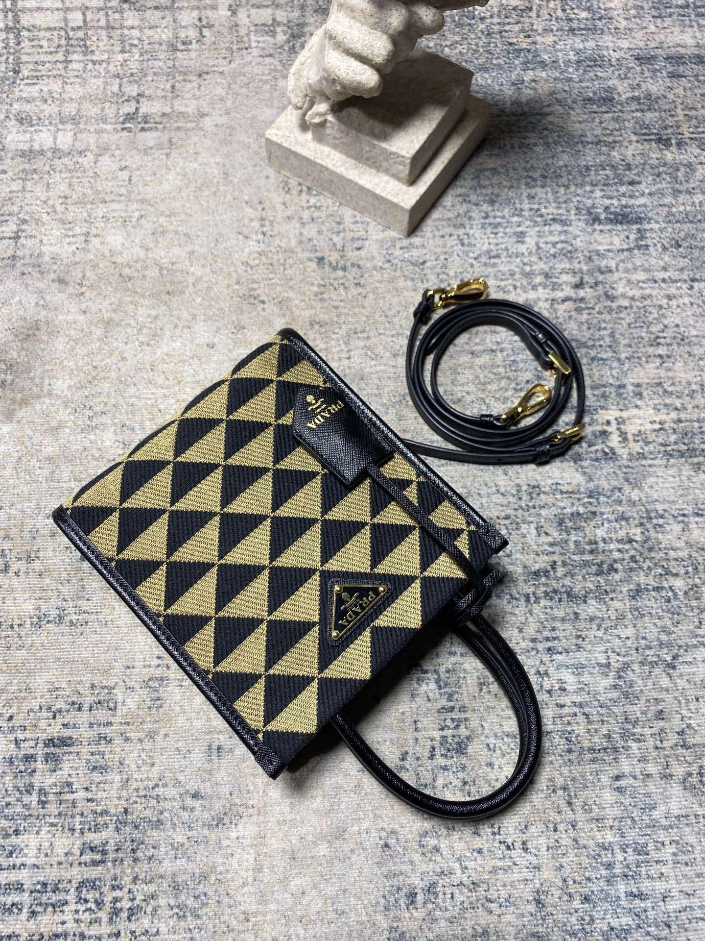 Custombag-- 1BA355_2FKL_F0Y30_V_OOO high quality version item：C-B806D2344
