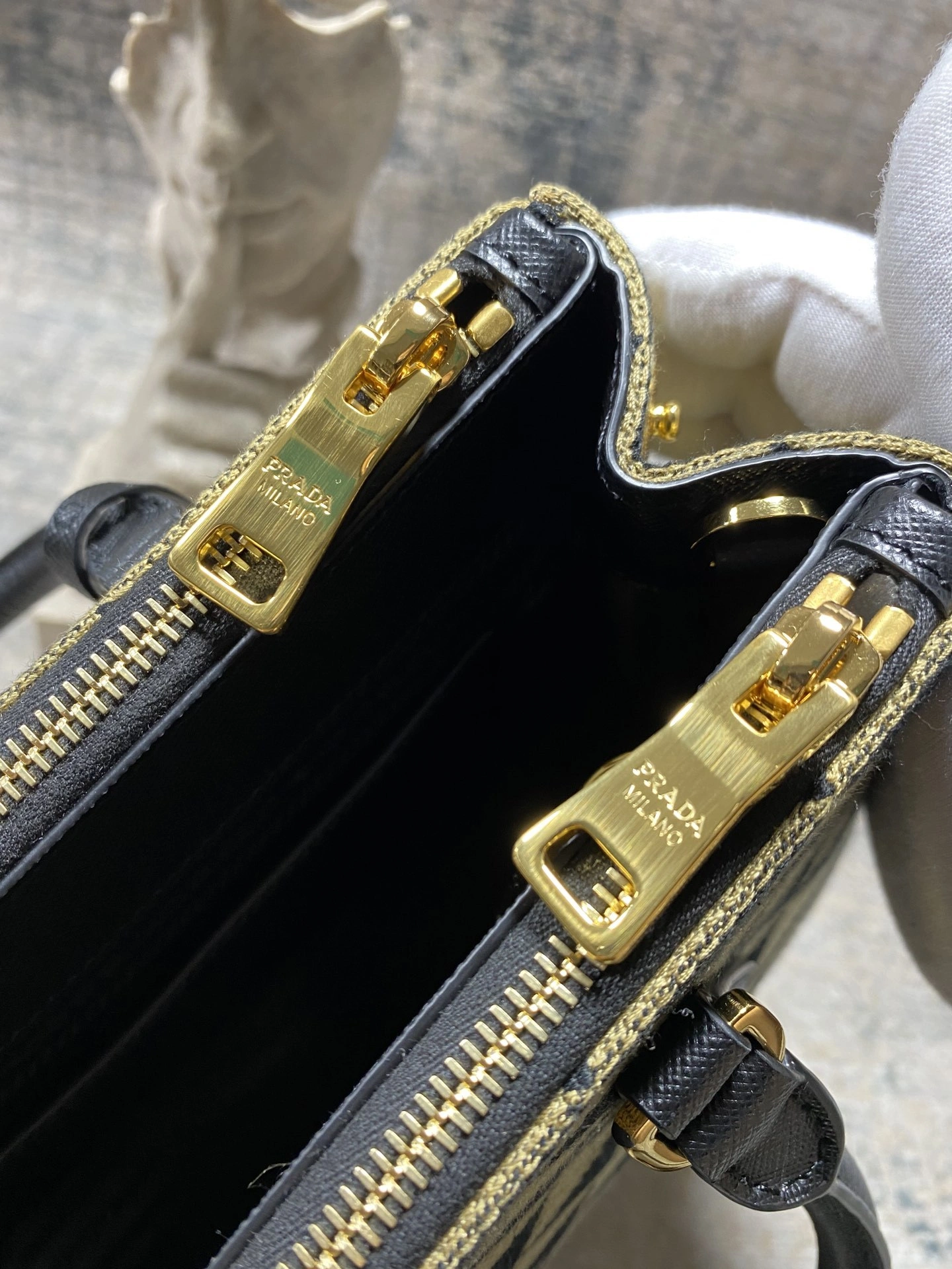 Custombag-- 1BA863_2FKL_F0Y30_V_OOO high quality version item：C-B806D2209