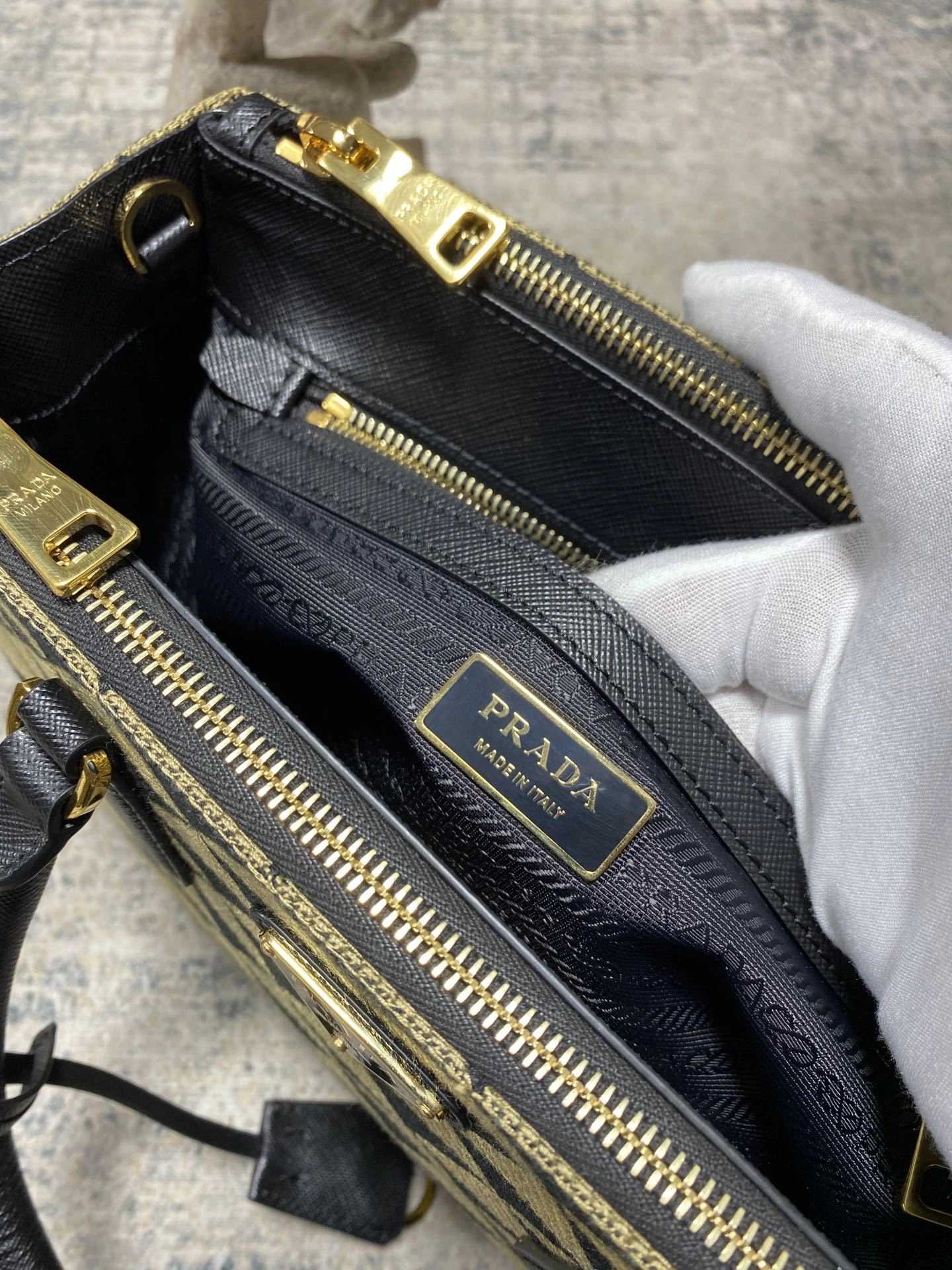 Custombag-- 1BA863_2FKL_F0Y30_V_OOO high quality version item：C-B806D2209