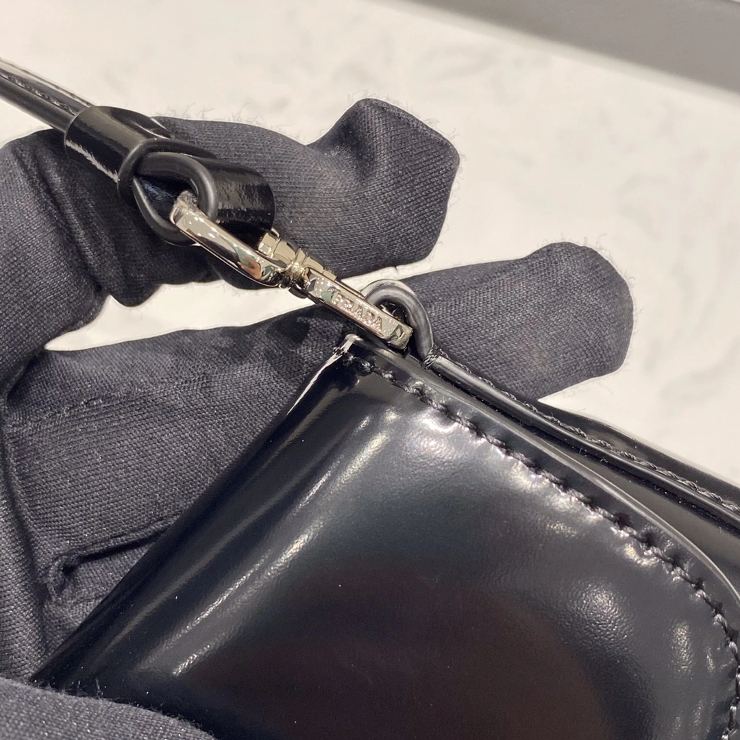 Custombag-- 1BD311-ZO6-F0002-V-OOO high quality version item：C-B806D2510