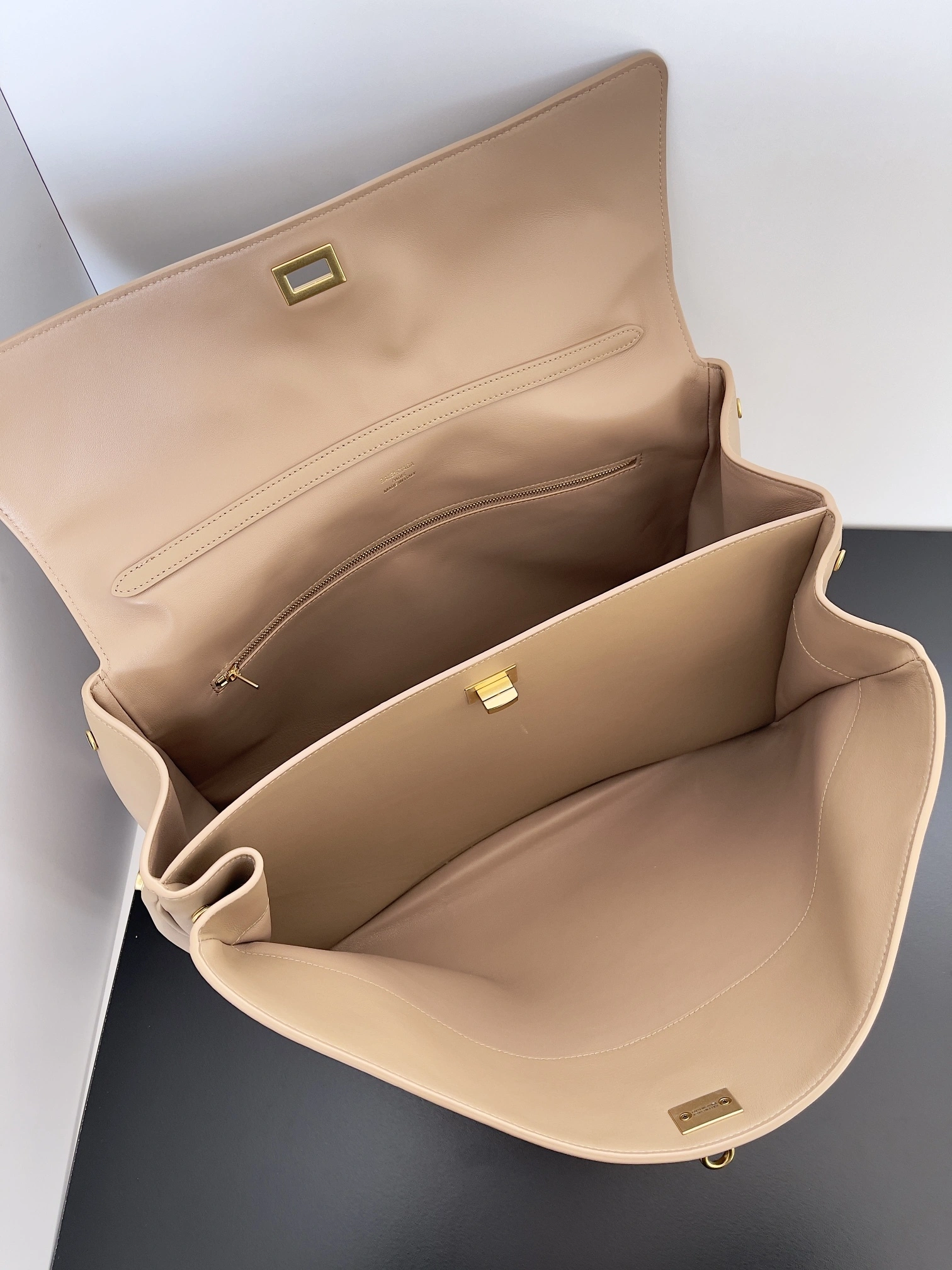 Custombag-- 218593i161 7897442AA4V2621 counters quality item:E-B177I1713