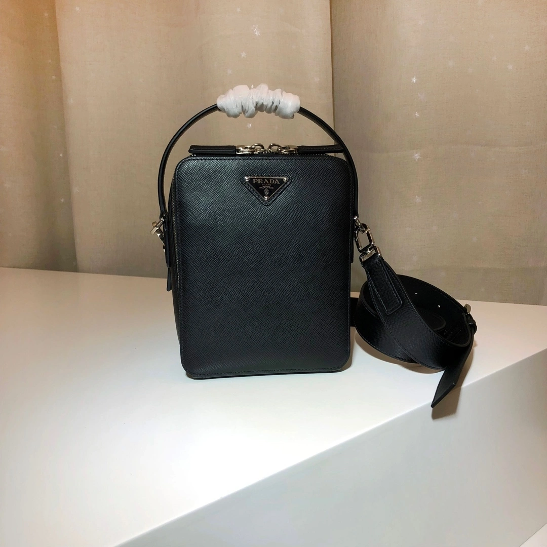 Custombag-- 2VH066-9Z2-F0002-V-OOO high quality version item：C-B806D23108