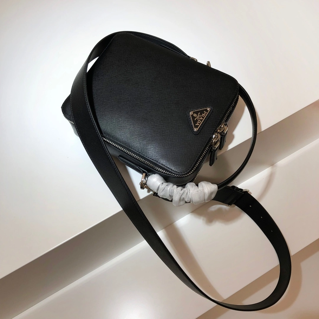 Custombag-- 2VH066-9Z2-F0002-V-OOO high quality version item：C-B806D23108