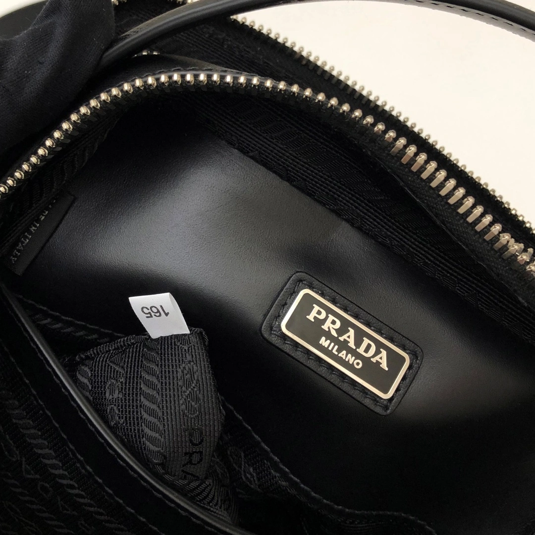 Custombag-- 2VH066-9Z2-F0002-V-OOO high quality version item：C-B806D23108