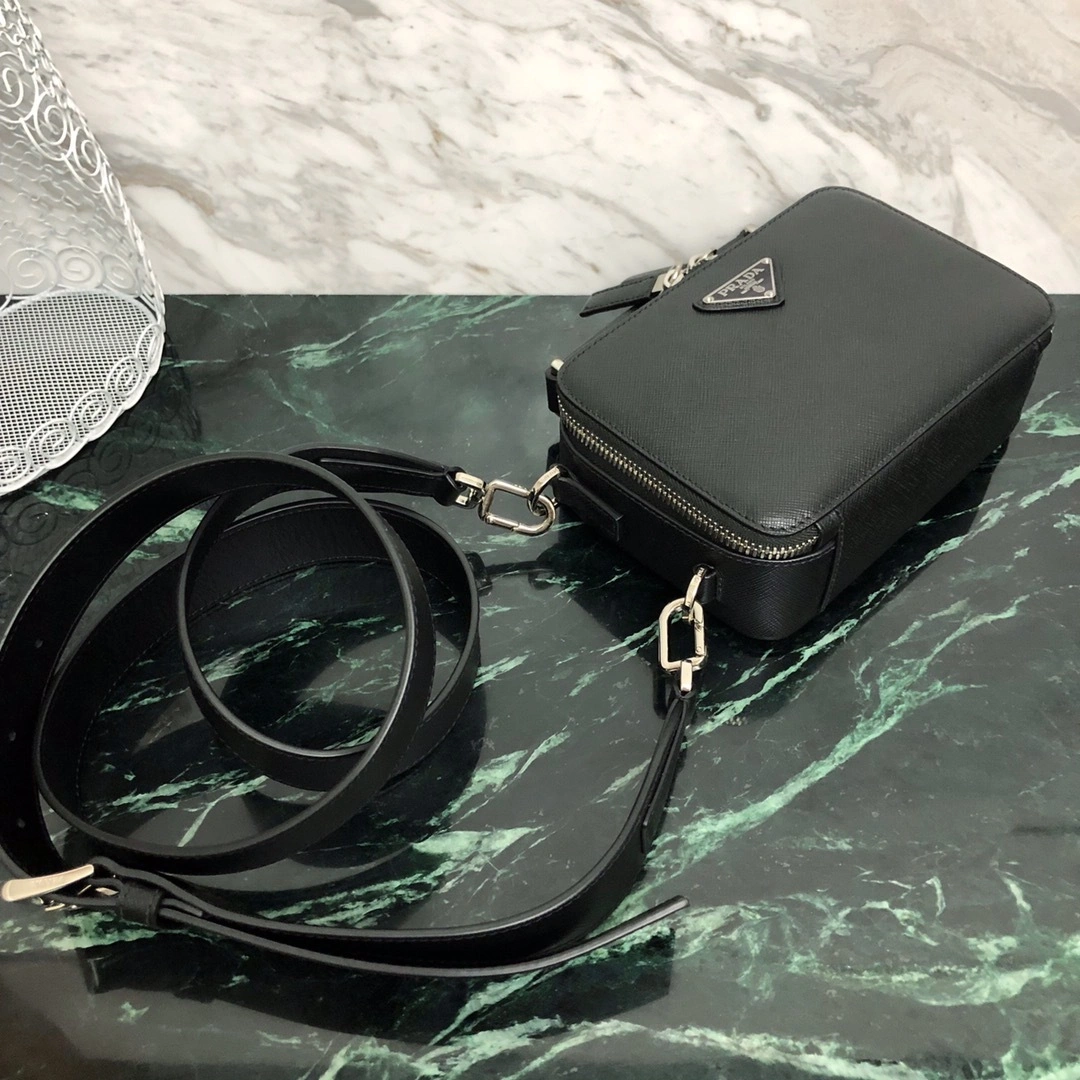 Custombag-- 2VH070-9Z2-F0002-V-OOO high quality version item：C-B806D23105