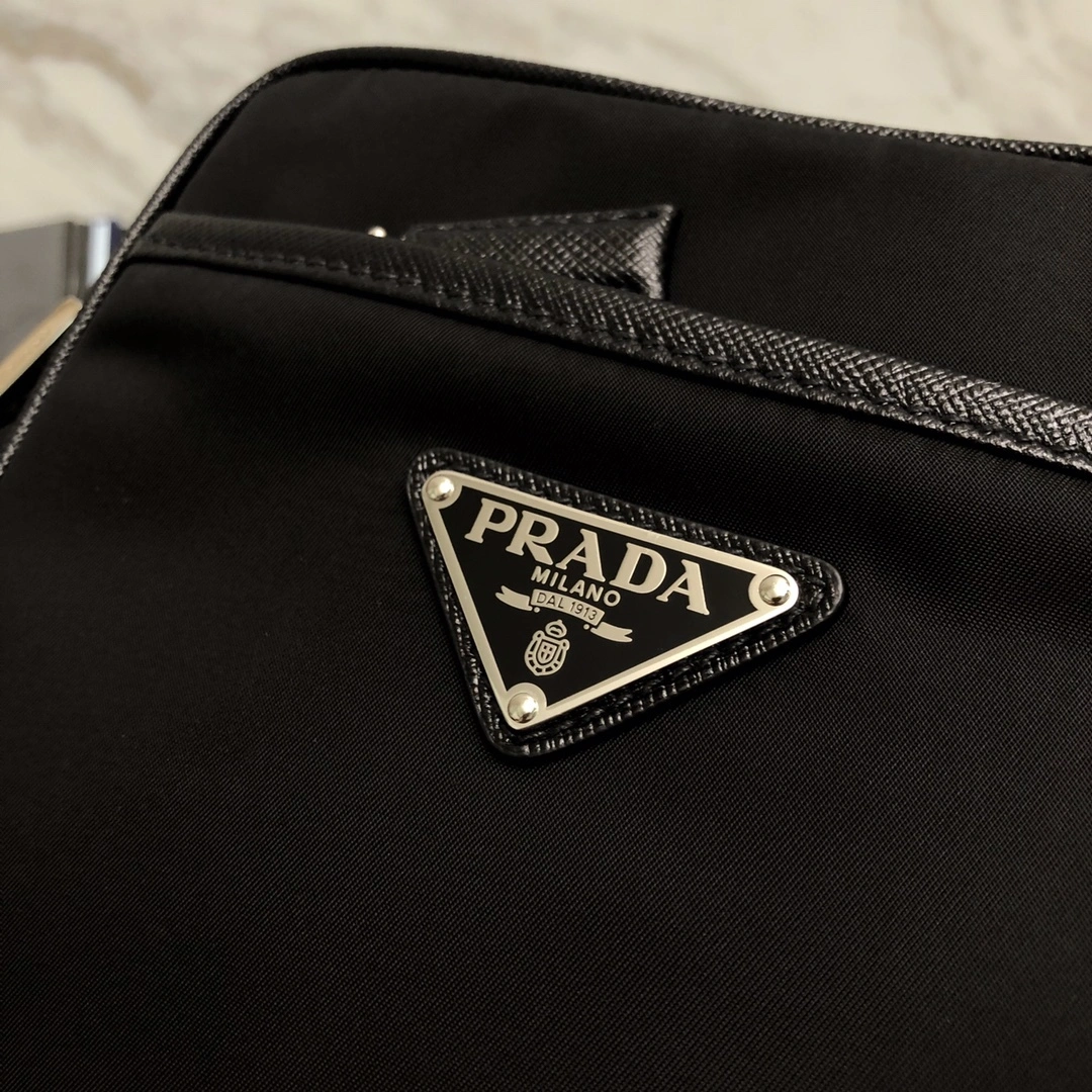 Custombag-- 2VH112_064_F0002 high quality version item：C-B806D23101