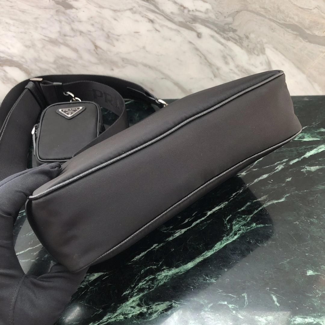 Custombag-- 2VH113-064-F0002 high quality version item：C-B806D2399