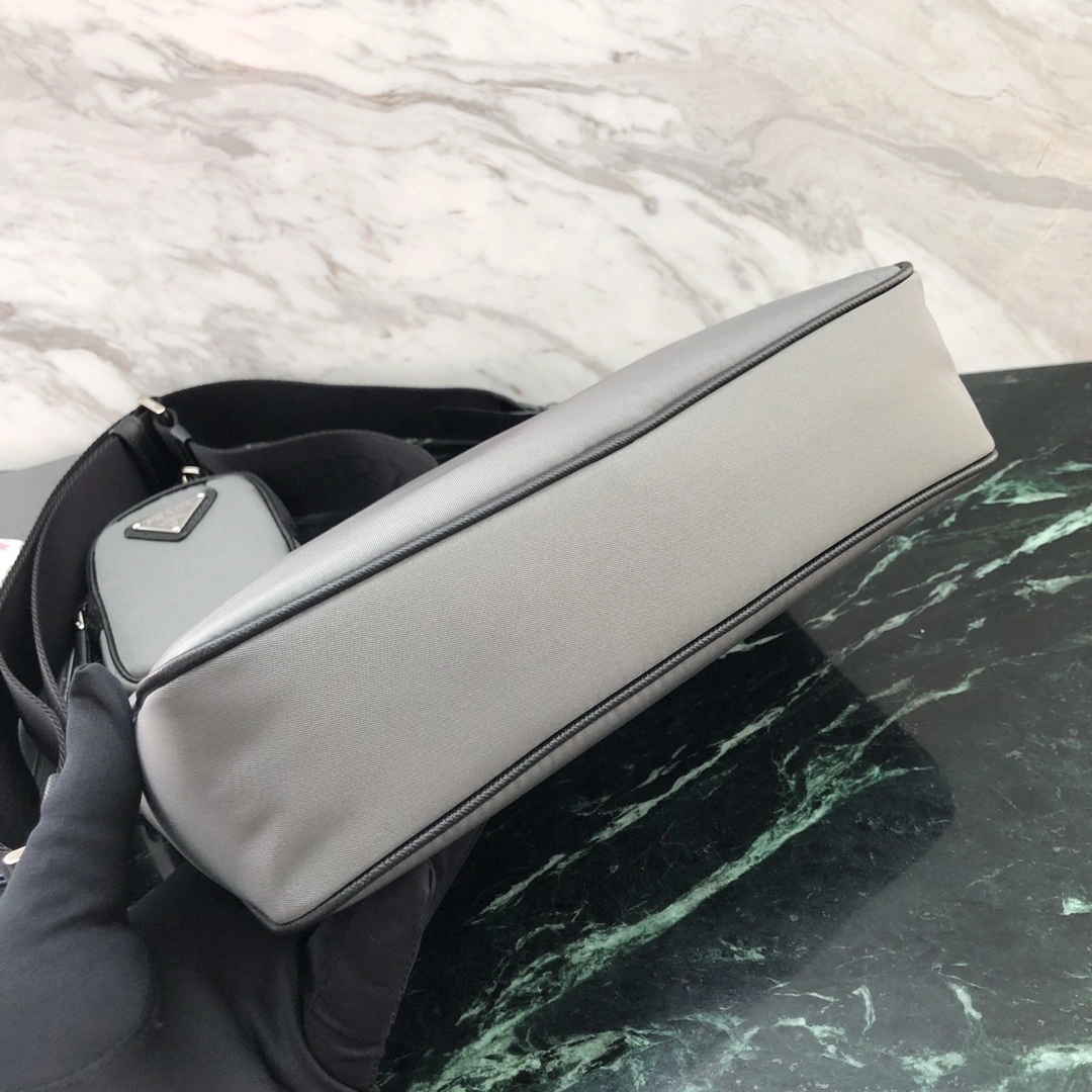 Custombag-- 2VH113-064-F0H16-V-OOO high quality version item：C-B806D23100