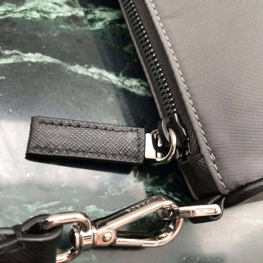 Custombag-- 2VH113-064-F0H16-V-OOO high quality version item：C-B806D23100