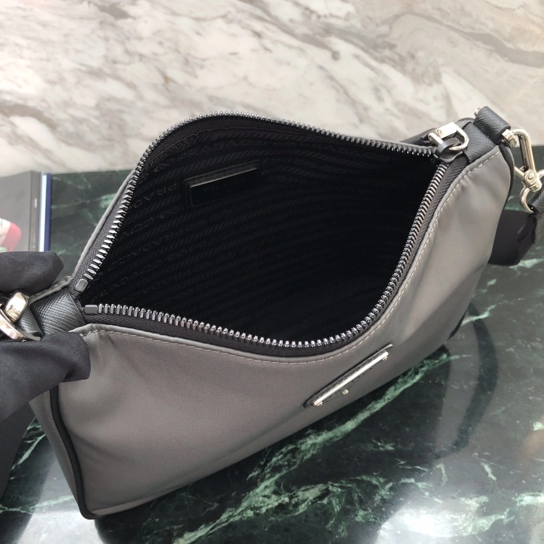 Custombag-- 2VH113-064-F0H16-V-OOO high quality version item：C-B806D23100