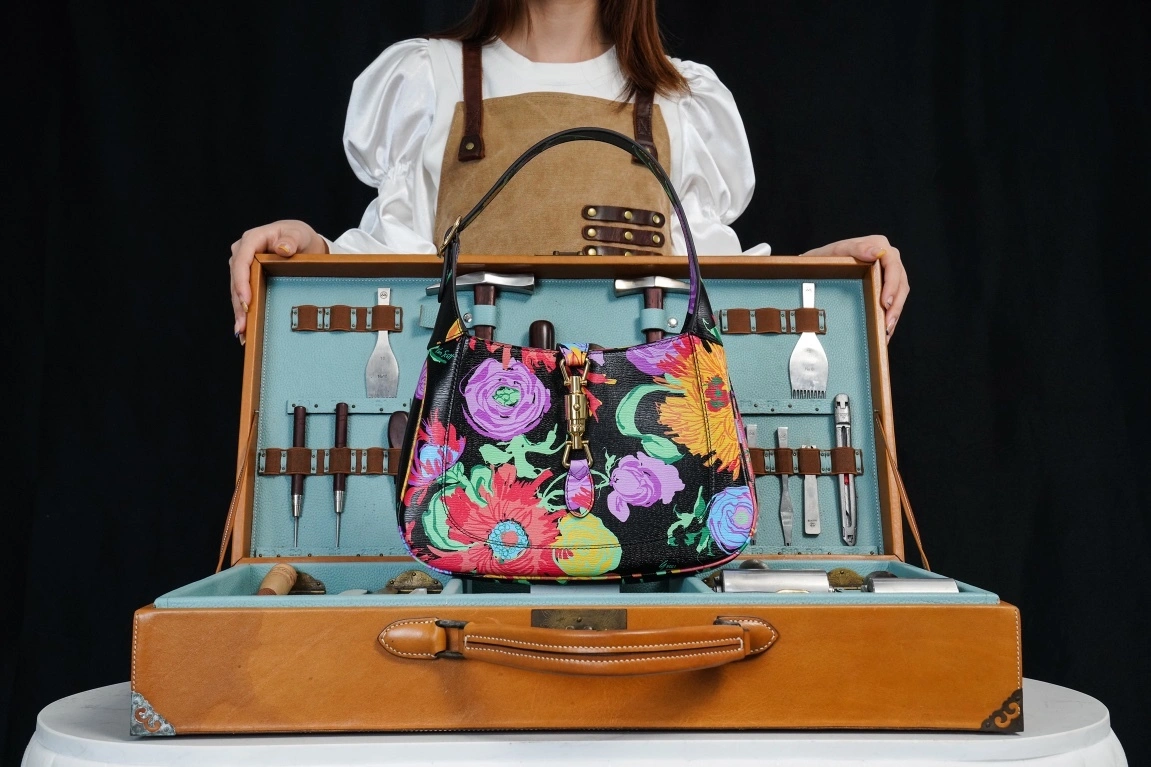 Custombag-- 636709-UA70G-1058 item：C-B461G2701R