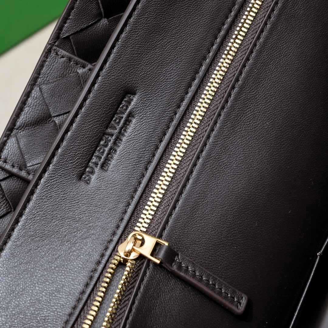 Custombag-- 743575VCPP12272 Andiamo sheepskin item:C-B134L0953R