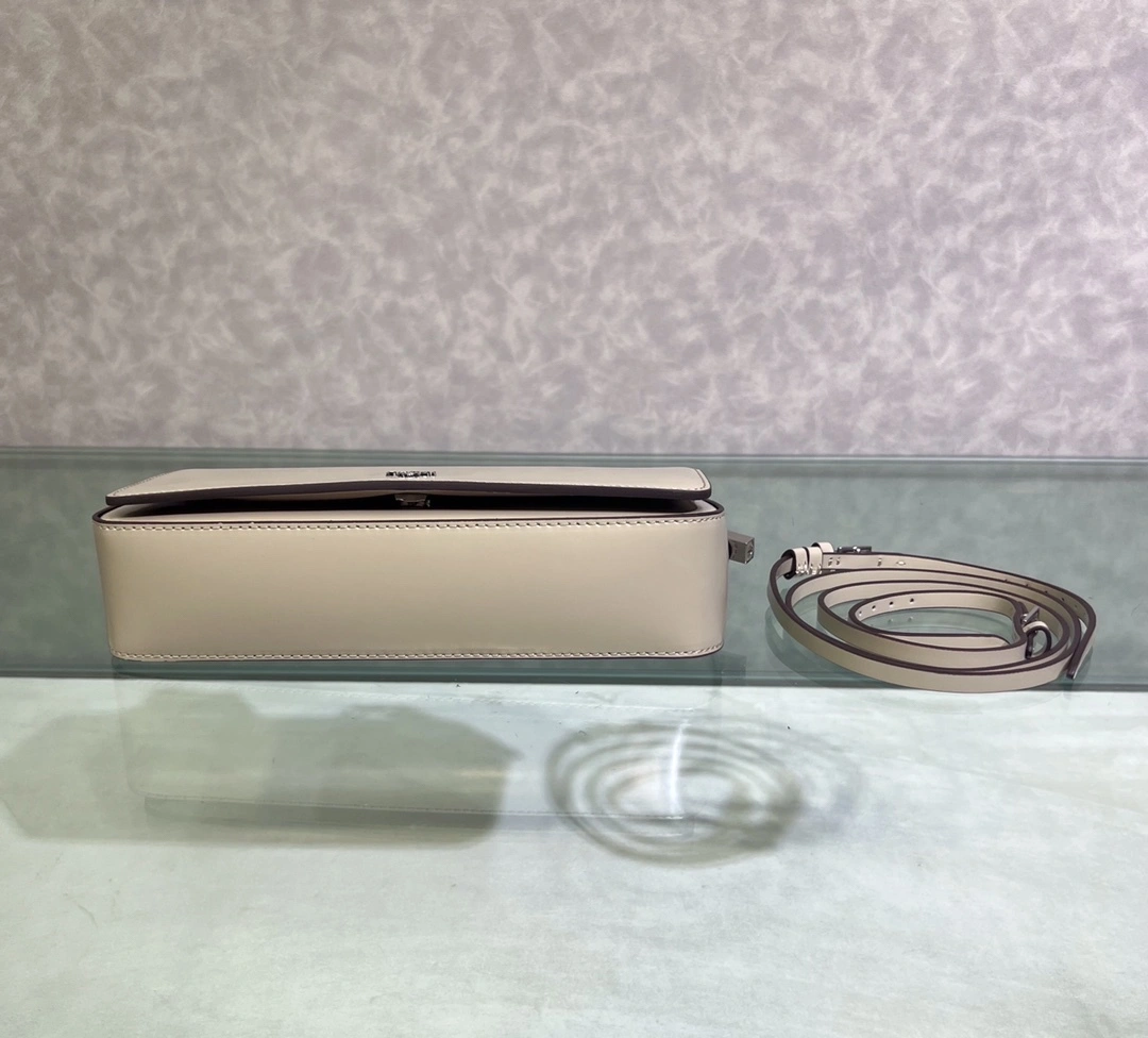 Custombag-- 8BS072-ANX2-F1L1K high quality version item：C-B063E2316R