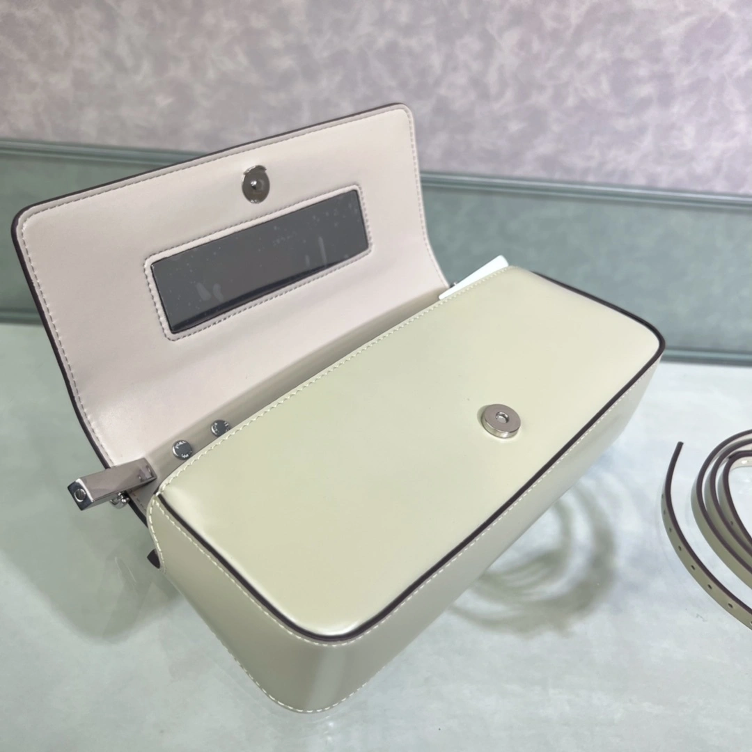 Custombag-- 8BS072-ANX2-F1L1M high quality version item：C-B063E2318R