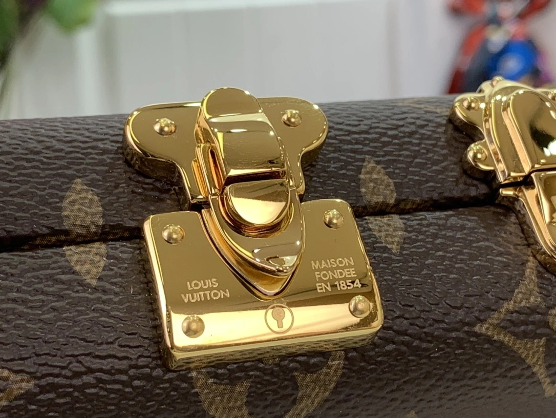 Custombag-- 8V M46758 counters quality Vanity Case item:E-B063B1844