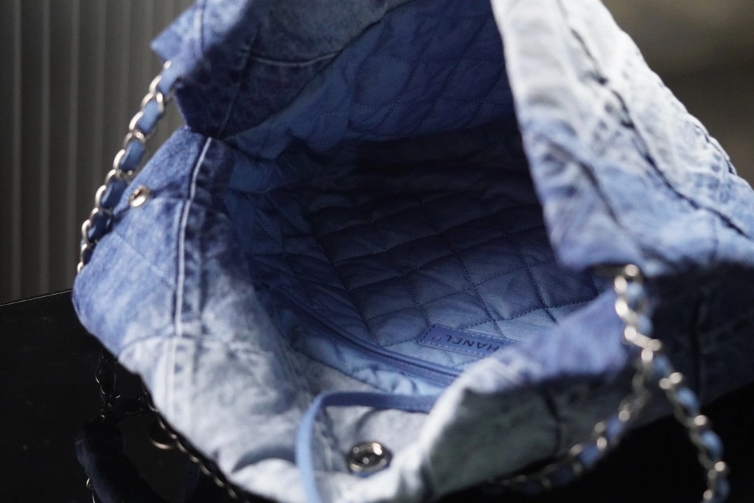Custombag-- AS3260-B10439-NM981 high quality version item：C-B807F18163R