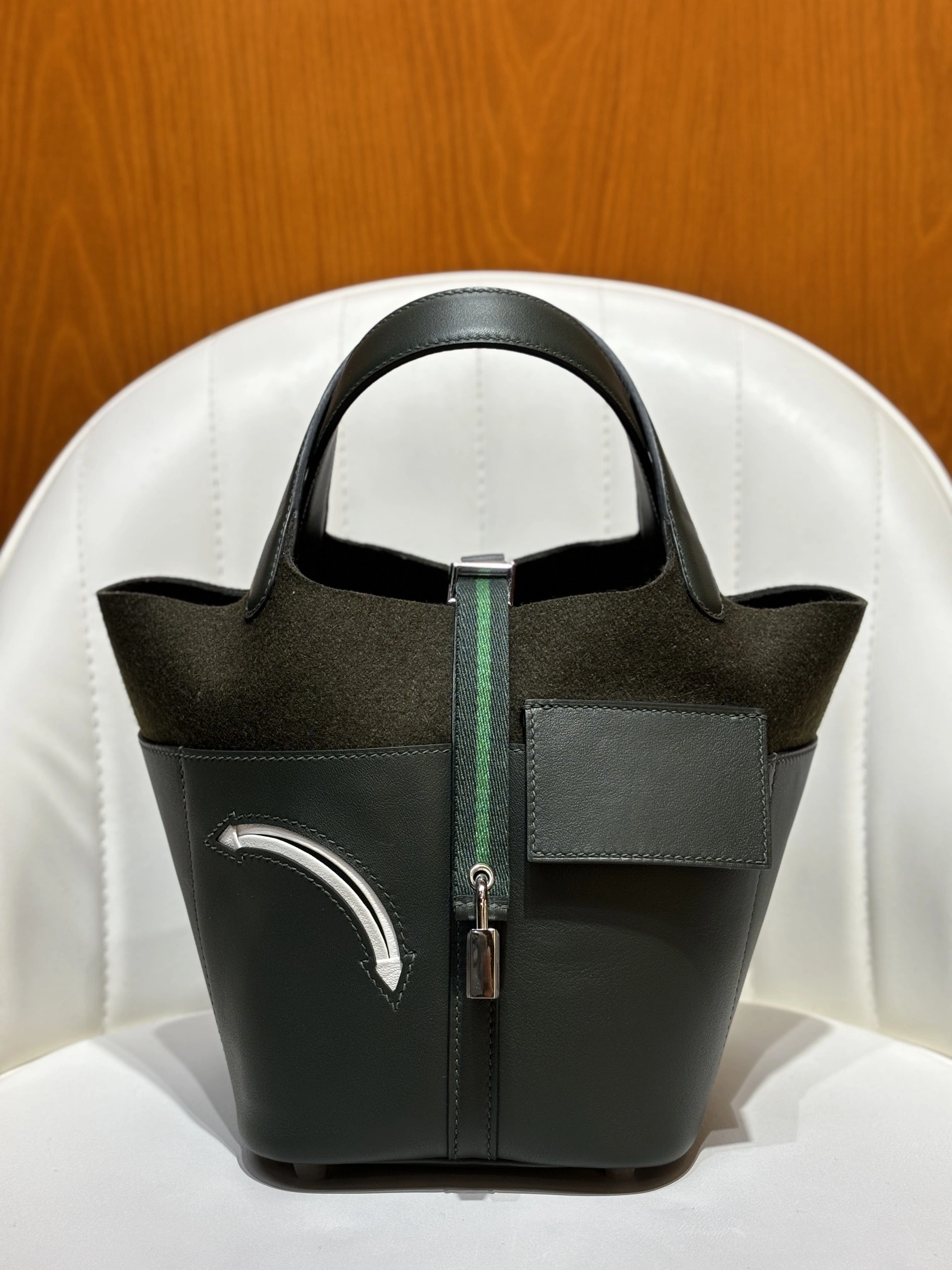 Custombag-- H5r75s H084949CKAB high quality version Go Team item:E-B177I1240