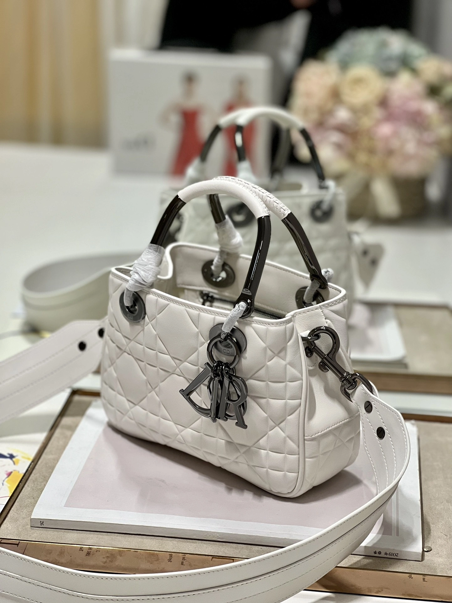 Custombag-- M0697OVJX- high quality version item：C-B063E1721Y