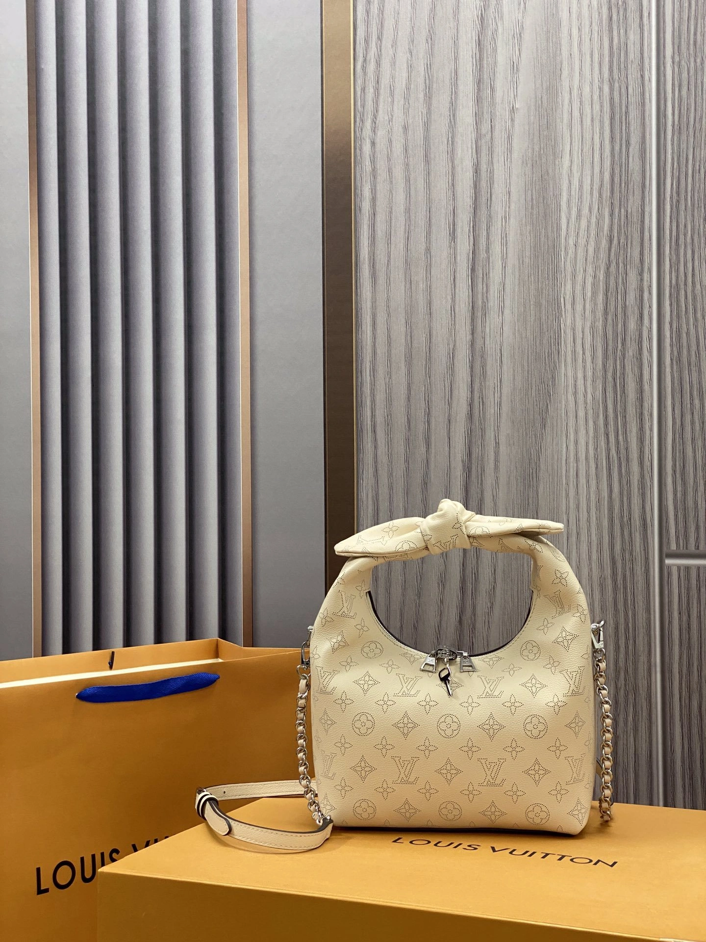 Custombag-- M20700 high quality version item：C-B808F2013R
