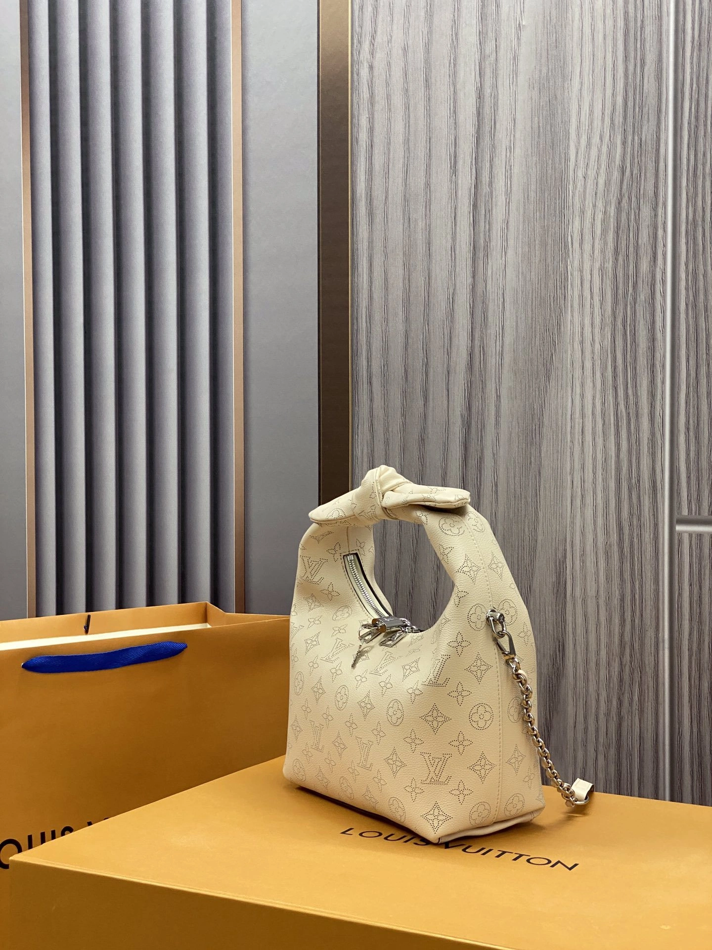 Custombag-- M20700 high quality version item：C-B808F2013R