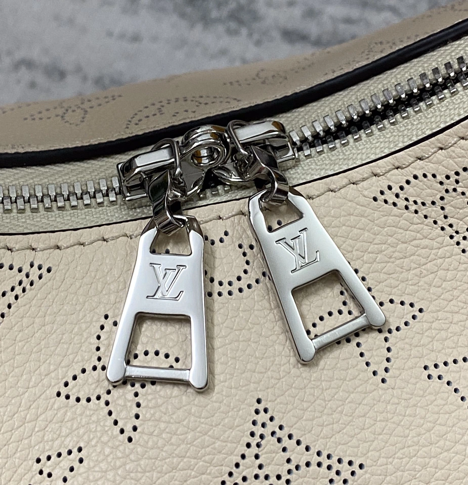 Custombag-- M20700 high quality version item：C-B808F2013R