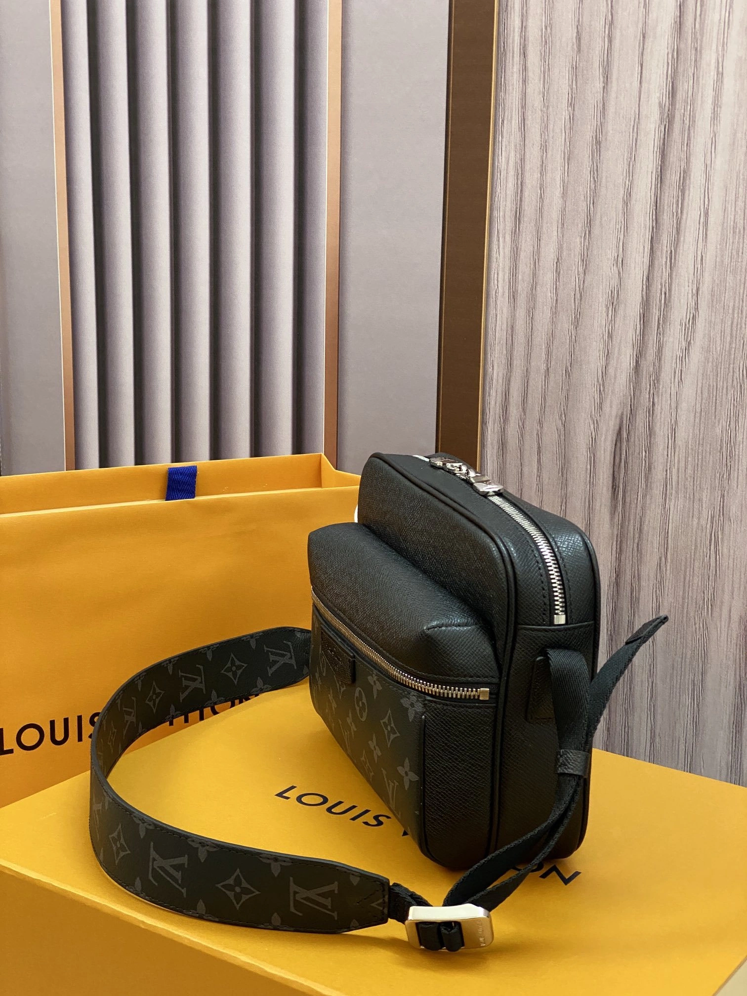 Custombag-- M30233 high quality version item：C-B808F18154R