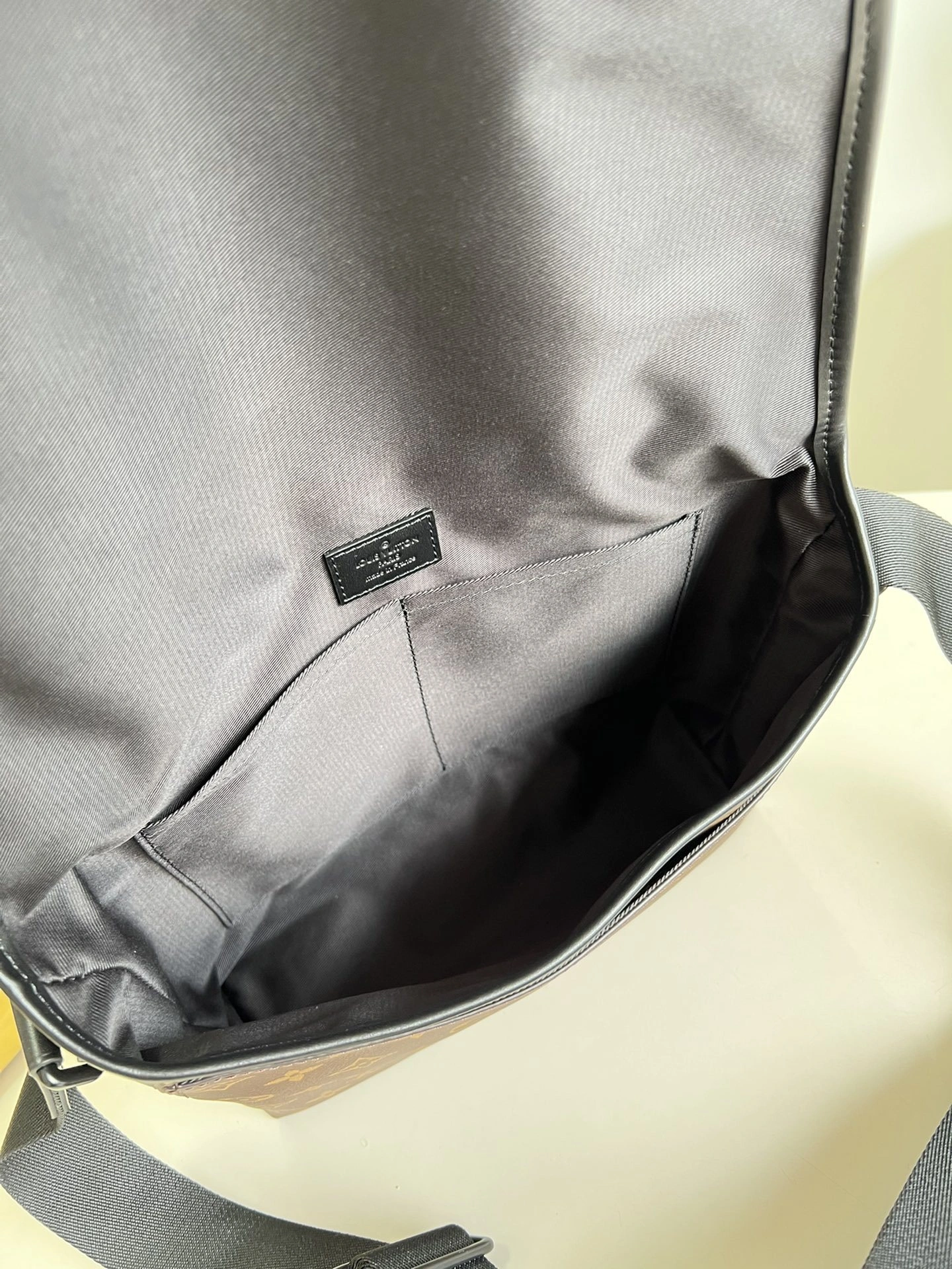 Custombag-- M45557 high quality version item：C-B000E1804R