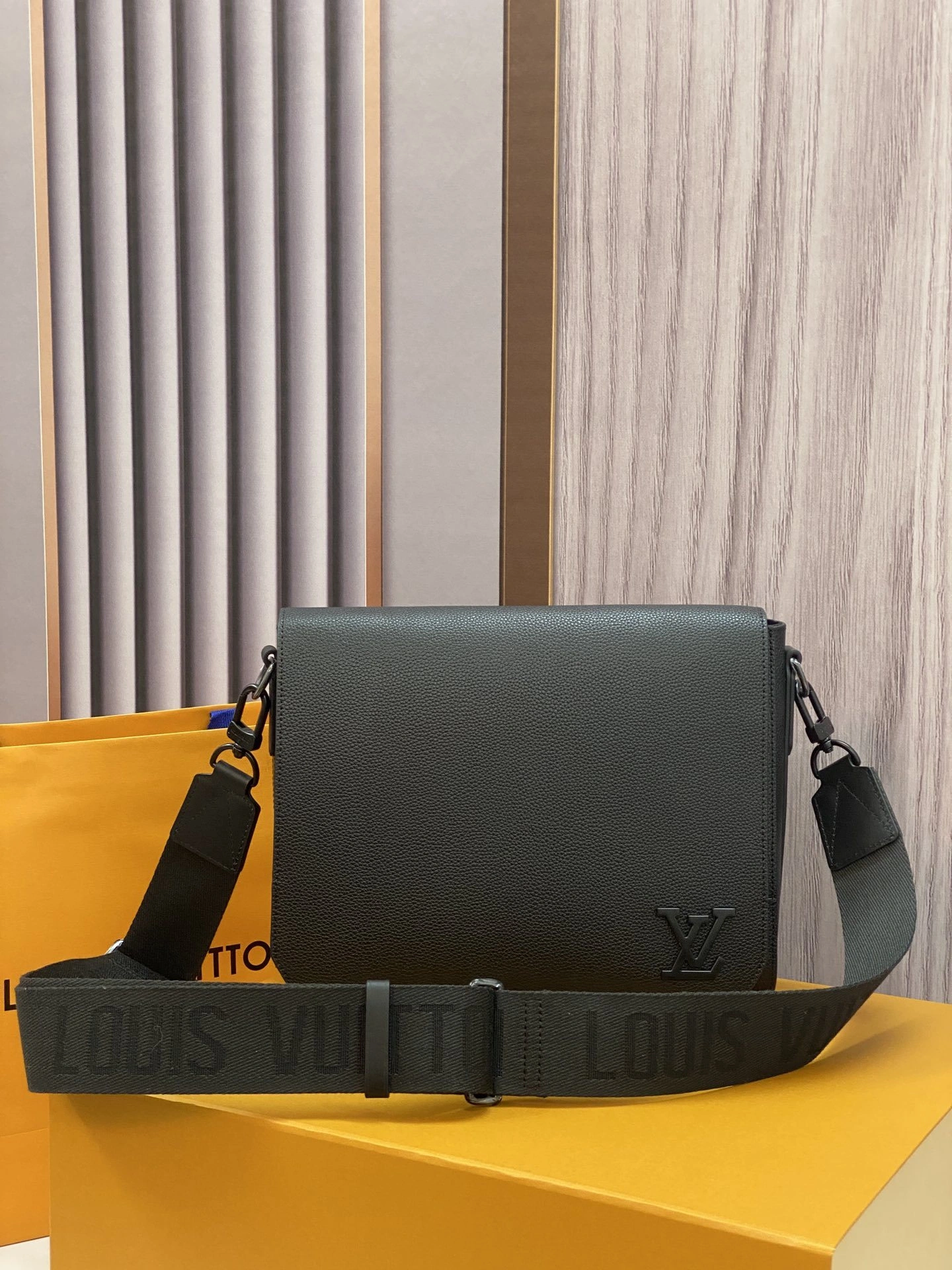Custombag-- M57080 high quality version item：C-B808F18138R