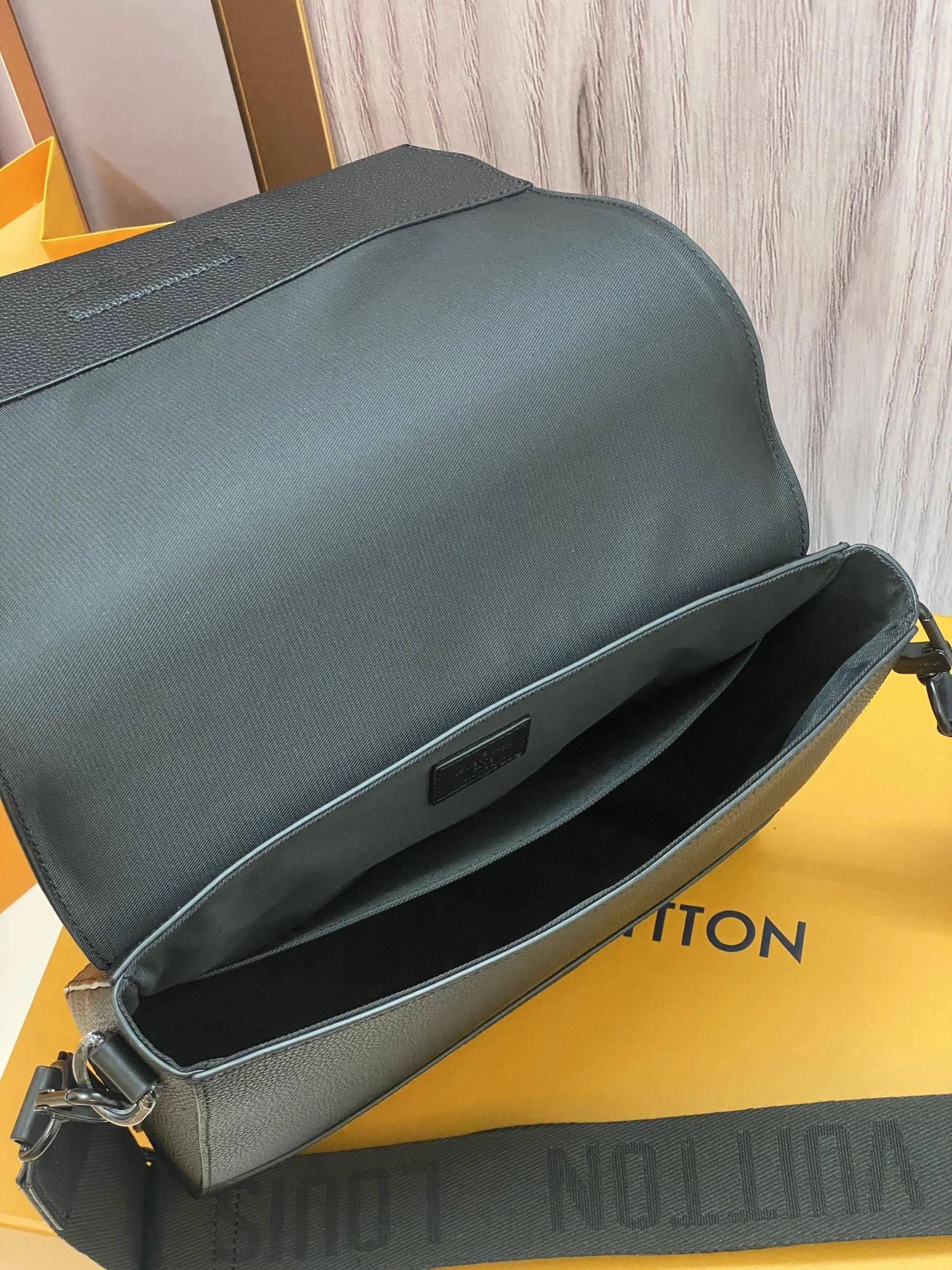 Custombag-- M57080 high quality version item：C-B808F18138R