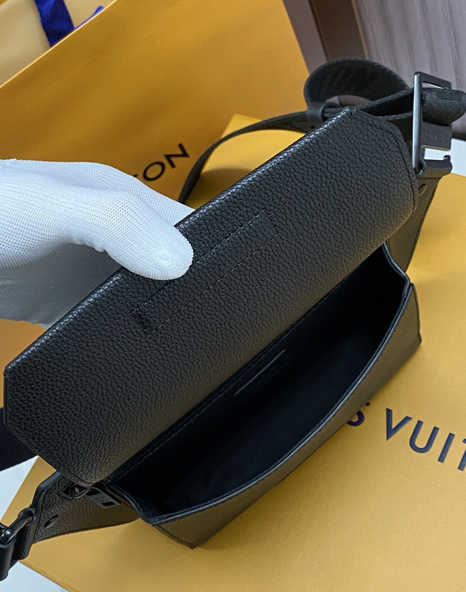&Custombag-- M57081 high quality version item：C-B808F18111R