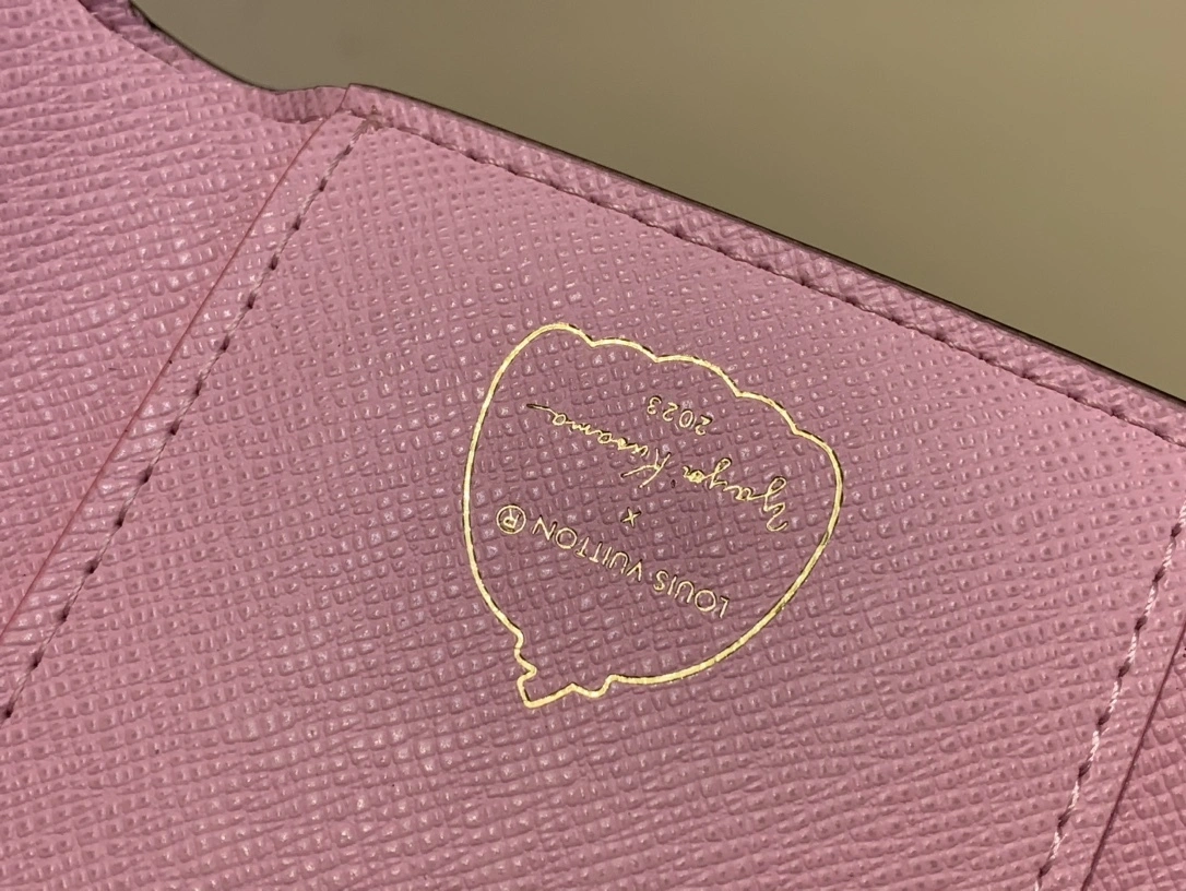 Custombag-- M82111 high quality version item：C-B000E1819R