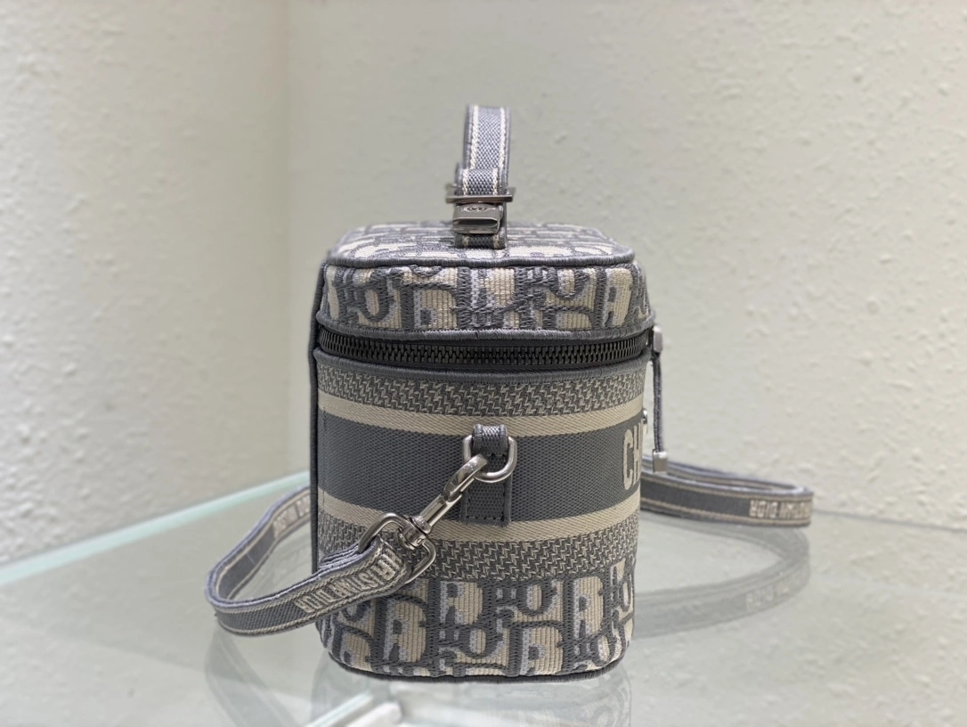Custombag-- S5417VRIW-M932 high quality version item：C-B063E1707Y